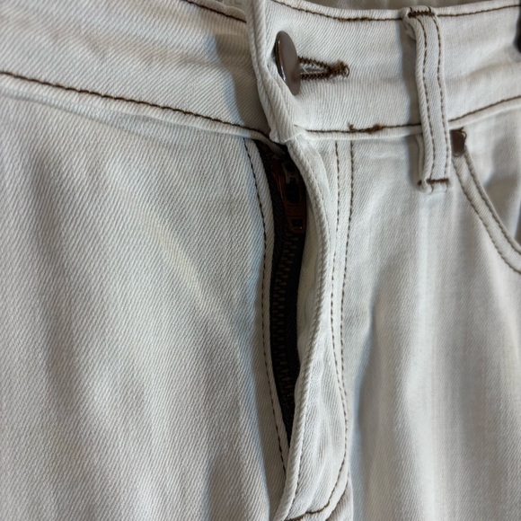 EILEEN FISHER Sz 8 Soft Denim Contrasting Stitch Slim Leg Mid-Rise Jeans - Picture 3 of 12